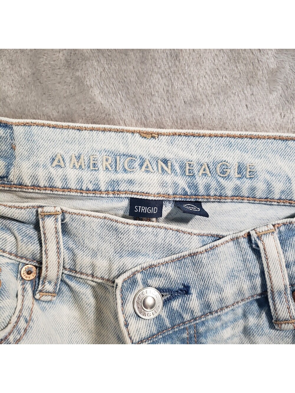 American Eagle Highest Rise Baggy Straight Light Wash Blue Denim Jeans 2 - Picture 3 of 8